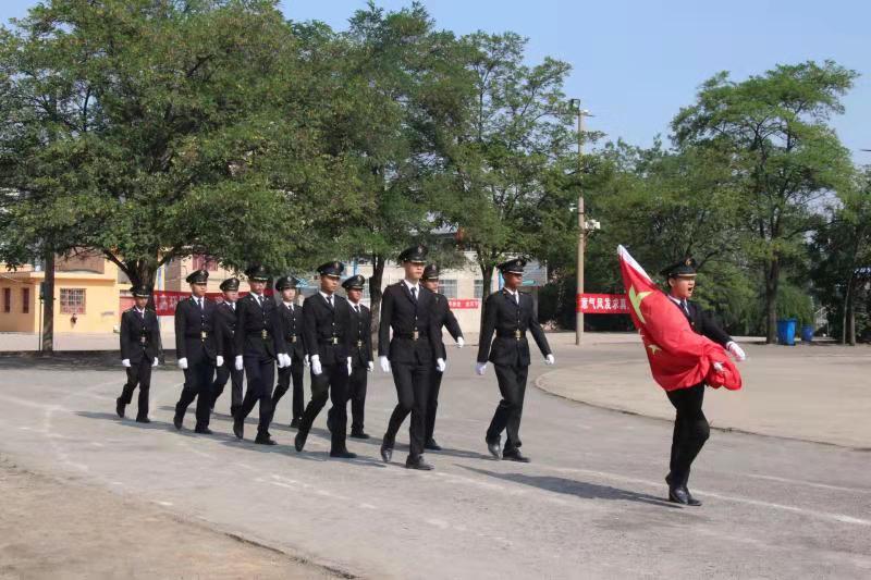 (升旗仪式)甘肃轨道教学点